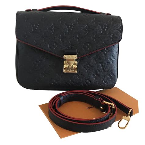 lv pochette métis empreinte